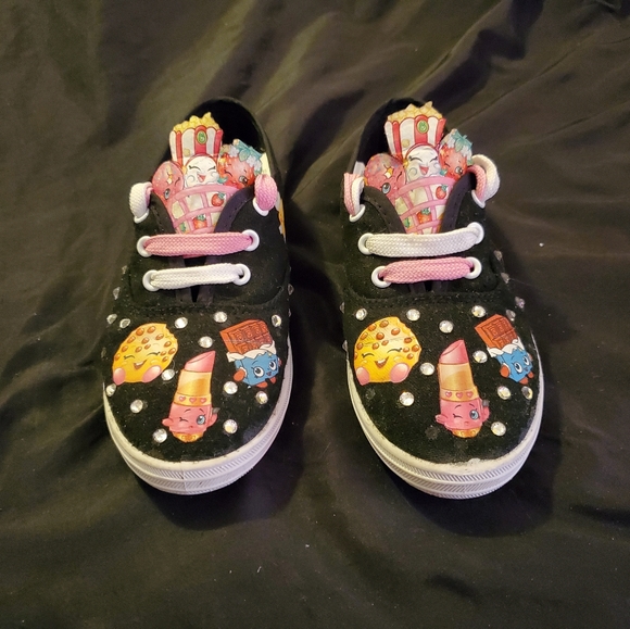 *3-for-$20* Shopkins shoes, size 11c - Picture 2 of 6